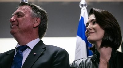 Jair Bolsonaro e Michele Bolsonaro visita exposição do holocausto no Senado Federal — Foto: B...