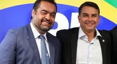 O ex-governador do Rio Cláudio Castro (PL) e o pré-candidato à presidência pelo PL, Flávio B...