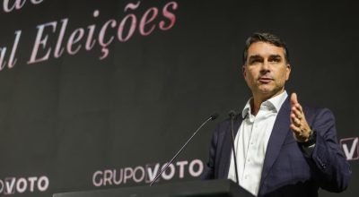 Flávio Bolsonaro (PL-RJ) durante evento do Grupo Voto — Foto: Divulgação