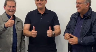 Tarcísio de Freitas posa ao lado de lideranças de Solidariedade e PRD — Foto: Reprodução/In...