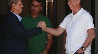 Tarcísio de Freitas visita Jair Bolsonaro em prisão domiciliar — Foto: Cristiano Mariz/Agênc...