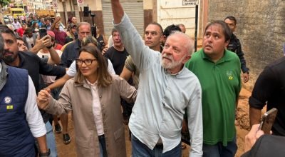 Lula em Ubá (MG) — Foto: Marcus Pena/TV Integração