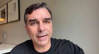 Live de Flávio Bolsonaro sobre participação em audiência promovida pelo Escritório do Repres...