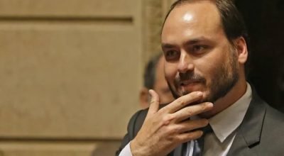 Vereador no Rio, Carlos Bolsonaro participou de reuniões do governo em Brasília para aquisiçõ...